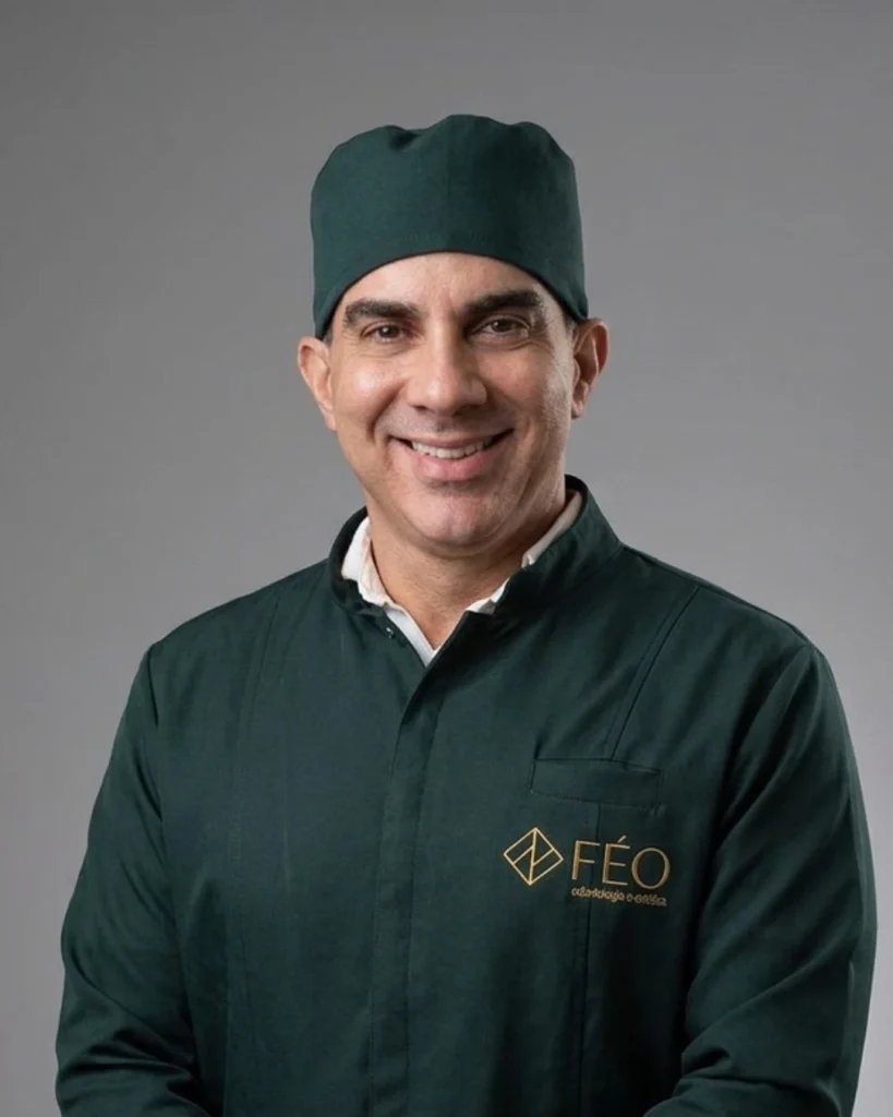 Dr. Cristiano Maurício Féo especialista em implantes dentários na Clínica Féo Odontologia em Teresópolis